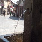 Спас од летните горештини се бара на градските чешми