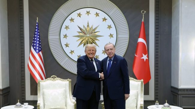 ТРАМП ПАК ГО ПРИСВОЈУВА ГРЕНЛАНД ПРЕД САМИТОТ НА НАТО, НАЈАВИ УКИНУВАЊЕ НА САНКЦИИТЕ ЗА ТУРЦИЈА