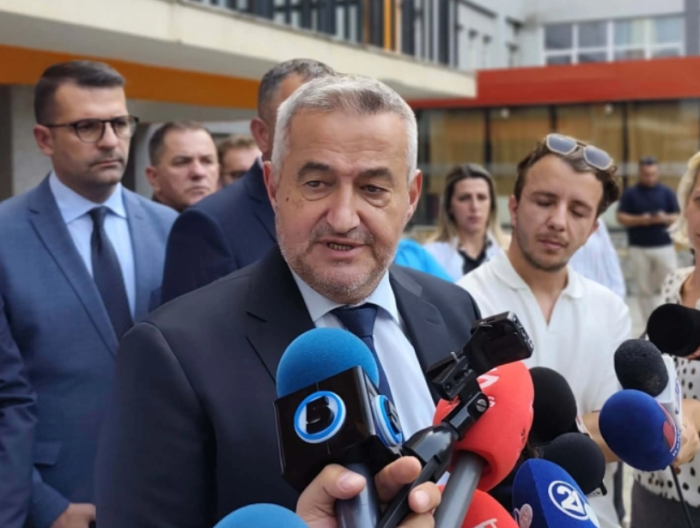 КЛЕКОВСКИ: Се планира таблетарната терапија за онколошките пациенти да не се дава исклучиво во болницата во Скопје, туку да се префрли во аптеките