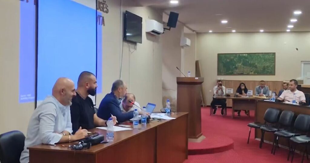 Струга без стационар за бездомни кучиња, судир меѓу општината и советниците