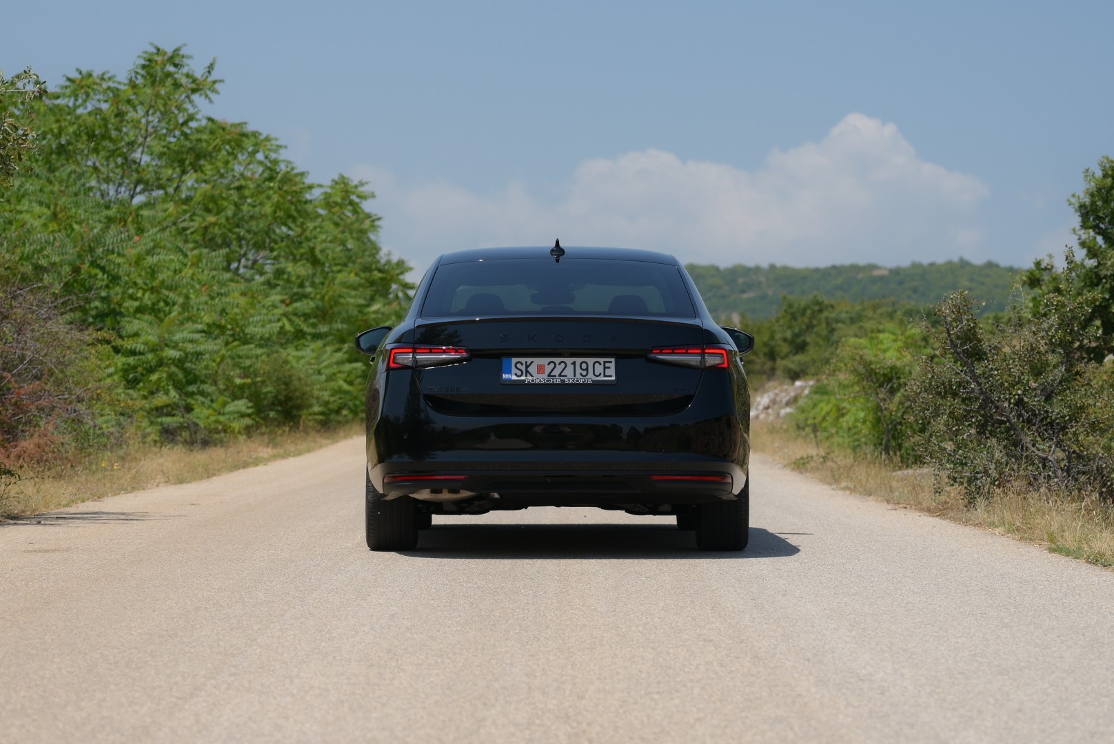Тест Škoda Superb Sportline 4×4: Разумот и спортскиот дух патуваат заедно