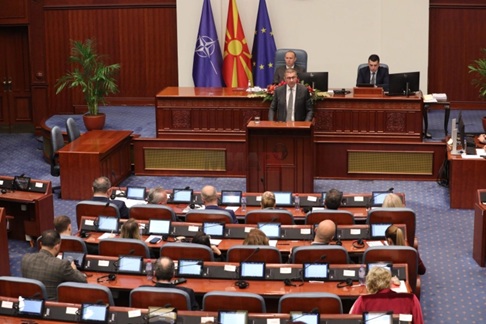 СОБРАНИЕ: Реконструкција на Владата и избор на нови членови, премиерот Мицкоски ќе ја образложи смената на министрите
