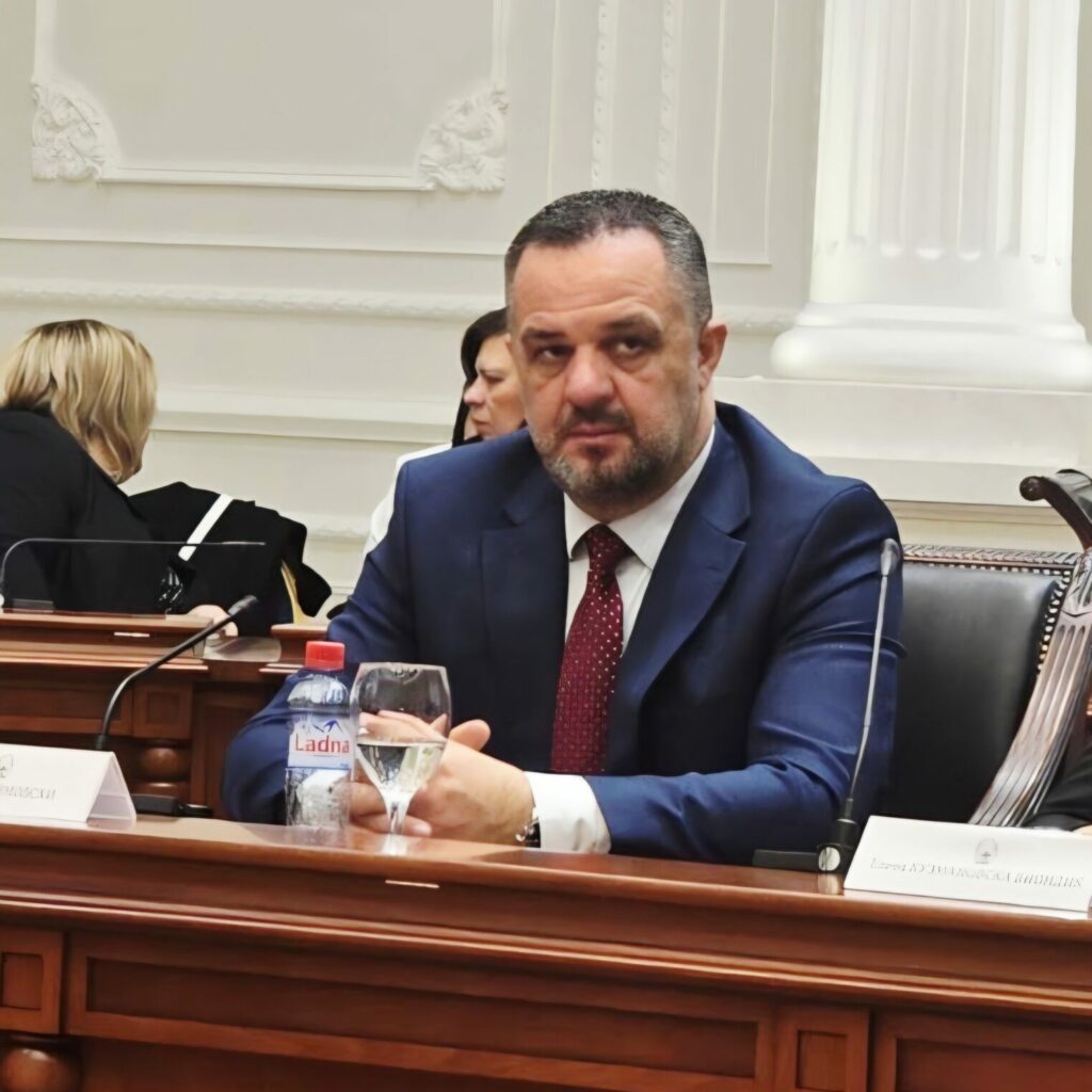 Ќе биде или условно осудениот Димитар Димовски одговорен во Владата за доброто владеење?