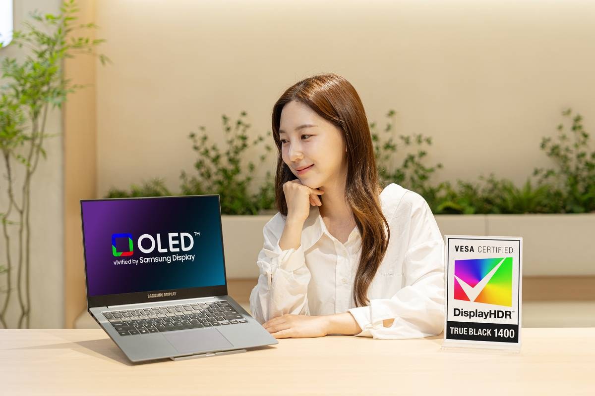 Samsung претстави Tandem OLED дисплеј за лаптопи со максимална осветленост до 1.600 нити