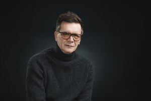Денес роденден слави Срѓан Јаниќијевиќ – едно од најпрепознатливите имиња на современата македонска театарска и филмска сцена
