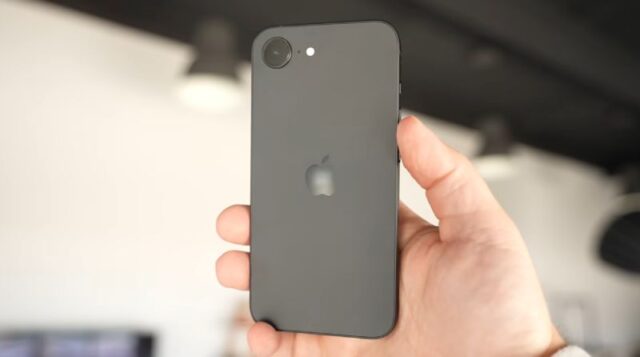 Apple ја менува долгогодишната традиција: Новиот iPhone добива промена што никој не ја сака