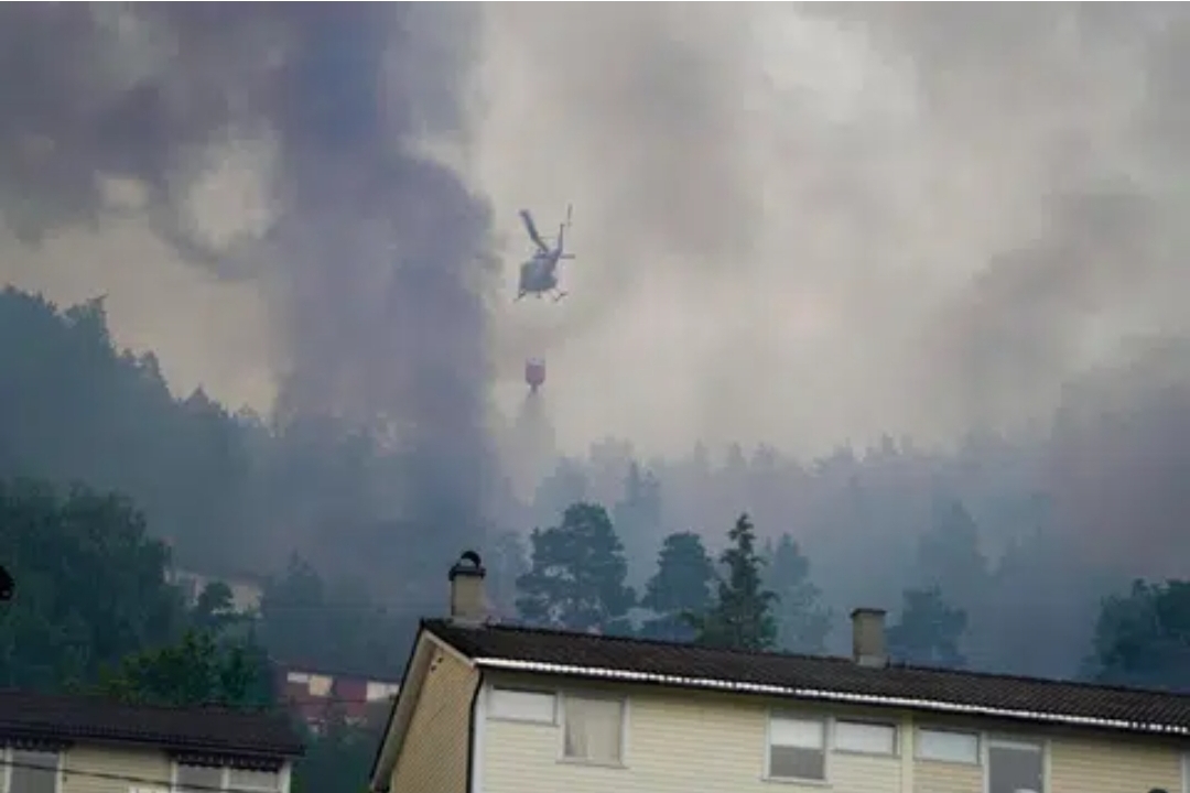 Повеќе од 100 куќи уништени во пожар во Норвешка