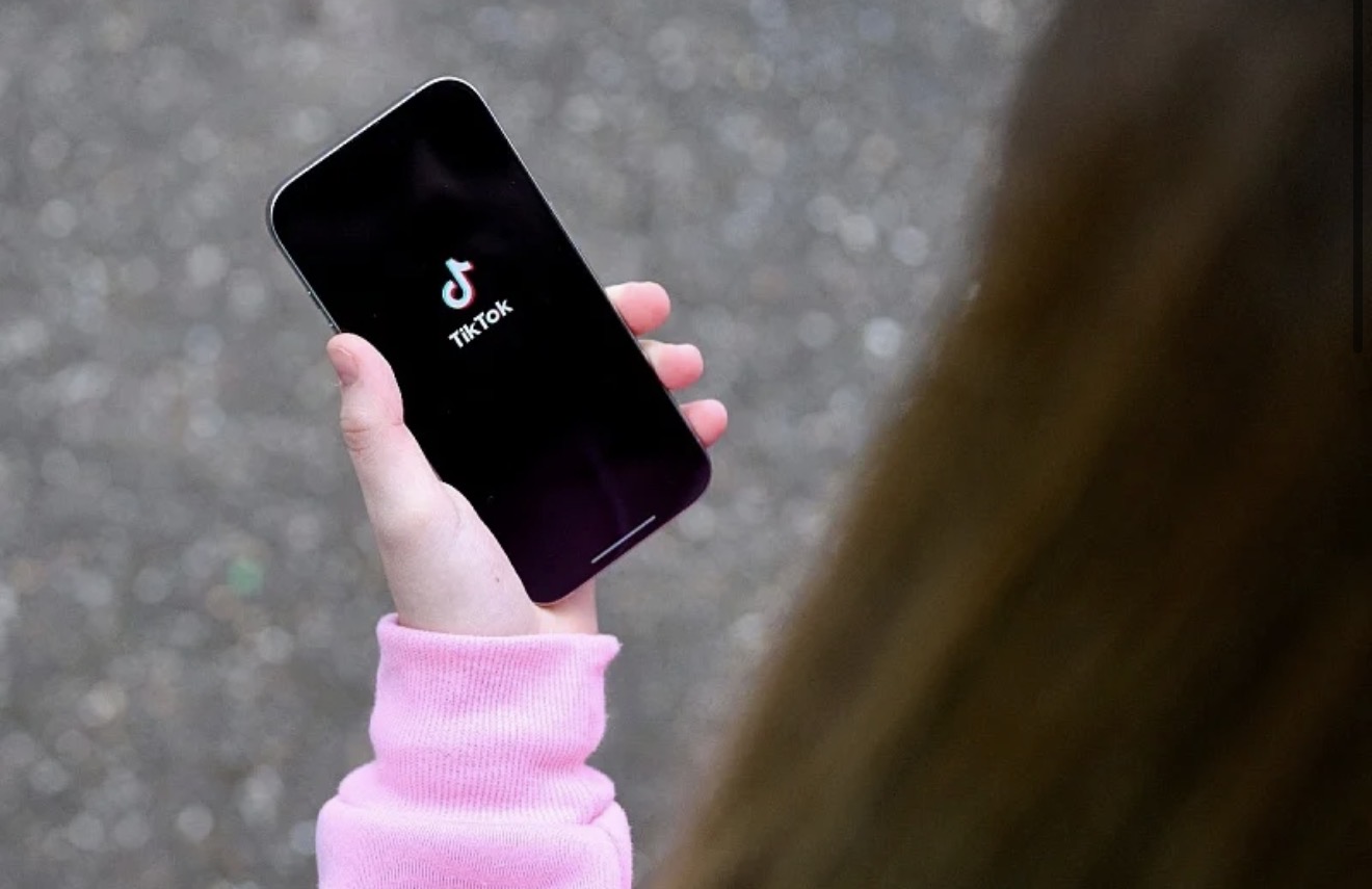 Европската комисија го обвини TikTok дека не направил доволно за безбедноста на малолетниците