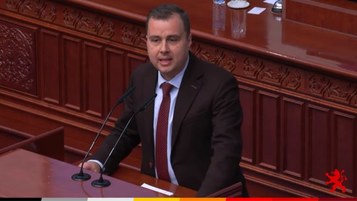 ПРЕНЏОВ: Халеевата комета почесто се појавува од пратеникот Венко Филипче во Собрание, кој говорите ги држи на Бихаќска