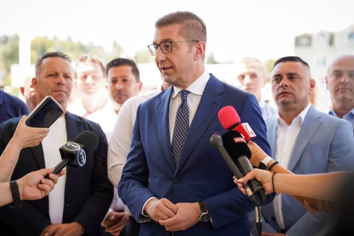 МИЦКОСКИ: До крајот на оваа недела Гостивар ќе има технички исправна вода, а за пиење од водоводот се очекува кон крајот на идната