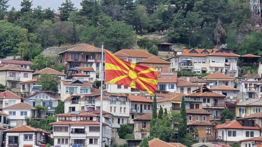 Нов режим на паркирање во Охрид: Улиците во стариот дел од градот исклучиво за резидентните жители