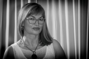 Денес роденден прославува нашата истакната актерка Јасмина Поповска