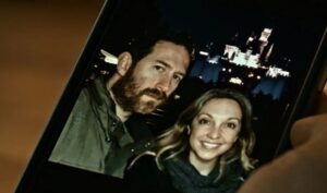 (ВИДЕО) „A Toxic Love Story” – (ВИДЕО) На Нетфликс пристигна документарец за злосторство чиј исход ја шокираше Америка: Приказна за „ѓаволски заговор“
