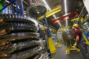Индустријата во Македонија останува без работници, најголем пад во рударството