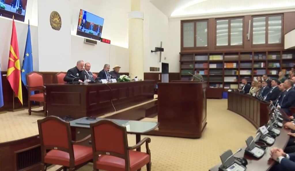 Собранието оддаде почит на жртвите од Сребреница