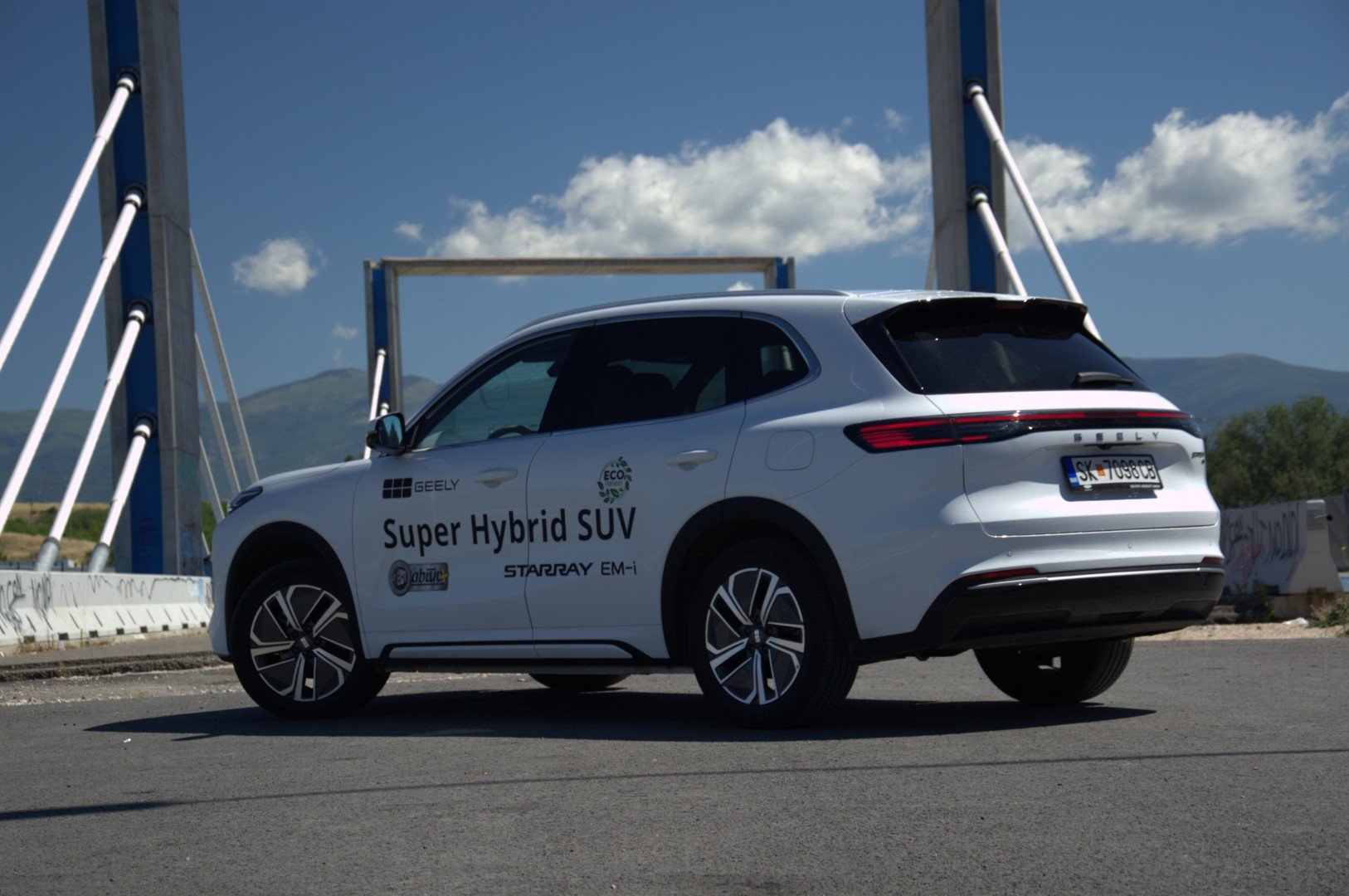 Тест Geely Starray EM-i МАХ: Кога ефикасноста се сретнува со удобноста