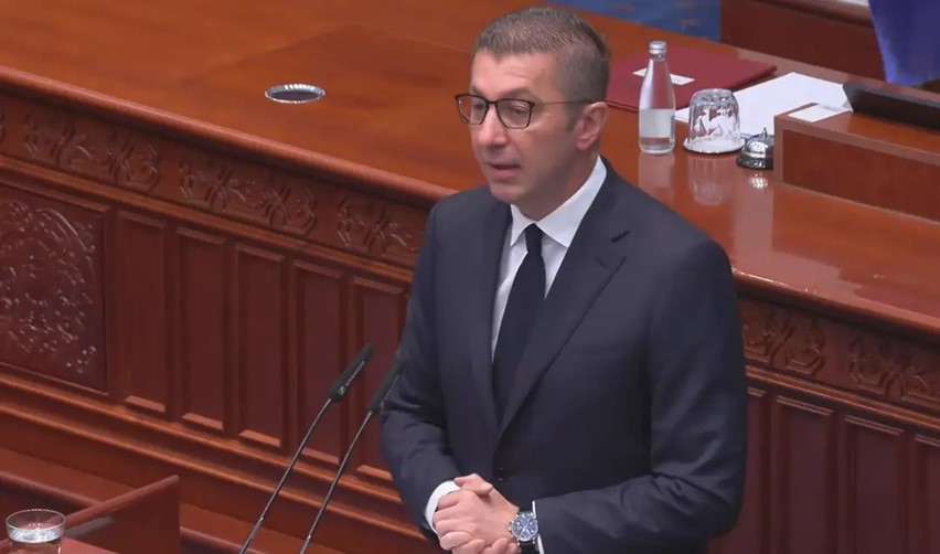Мицкоски им се извини на пратениците за навредите. Се надевам дека никогаш нема да ни се повтори
