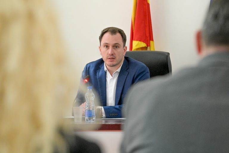 Министерот Андоновски: Ако се градат дата-центри нема да се загрози животната средина