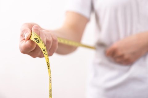 Како да се користи куркума за слабеење? Точните дози што го топат салото на стомакот