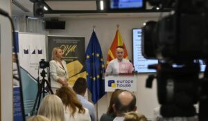 МИМ и ЗНМ го претставија новиот Кодекс на новинарите: ВИ може да помогне, но никогаш нема да биде новинар
