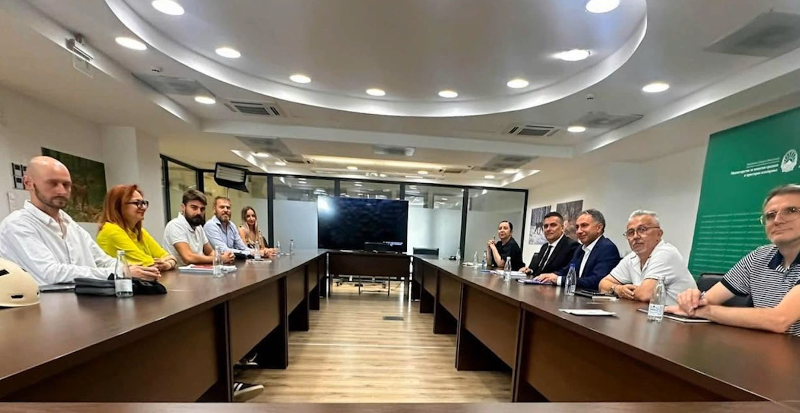 Претставници од иницијативата „Стоп за Усје“ на средба со министерот Мухамед Хоџа