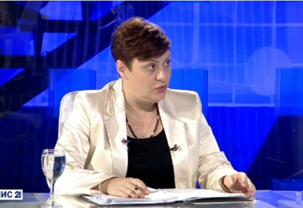 ВМРО-ДПМНЕ ја брани Кочовска: Не била „сметководителка“ туку „жена, мајка, ќерка и активен граѓанин“