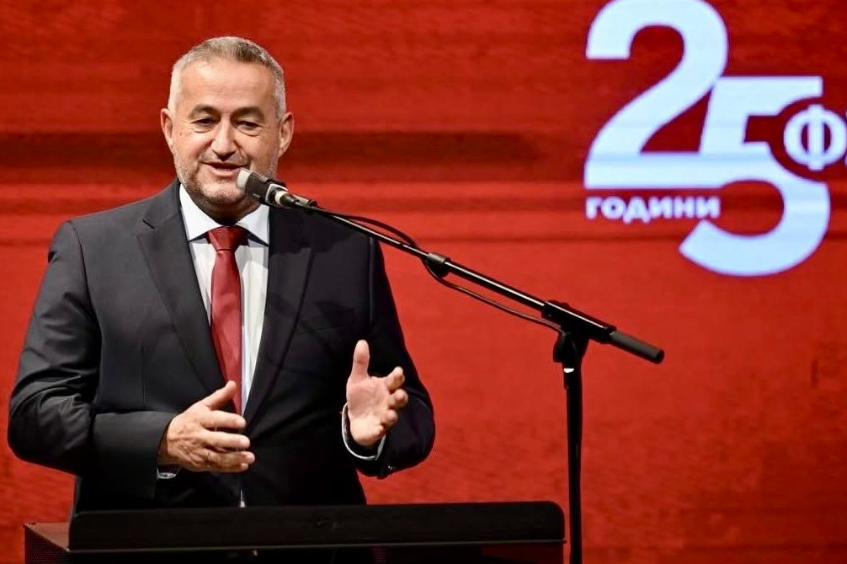 Функцијата ја прифаќа со скромност, свесен за одговорноста што ја носи. Клековски му благодари на Мицковски што го направил министер