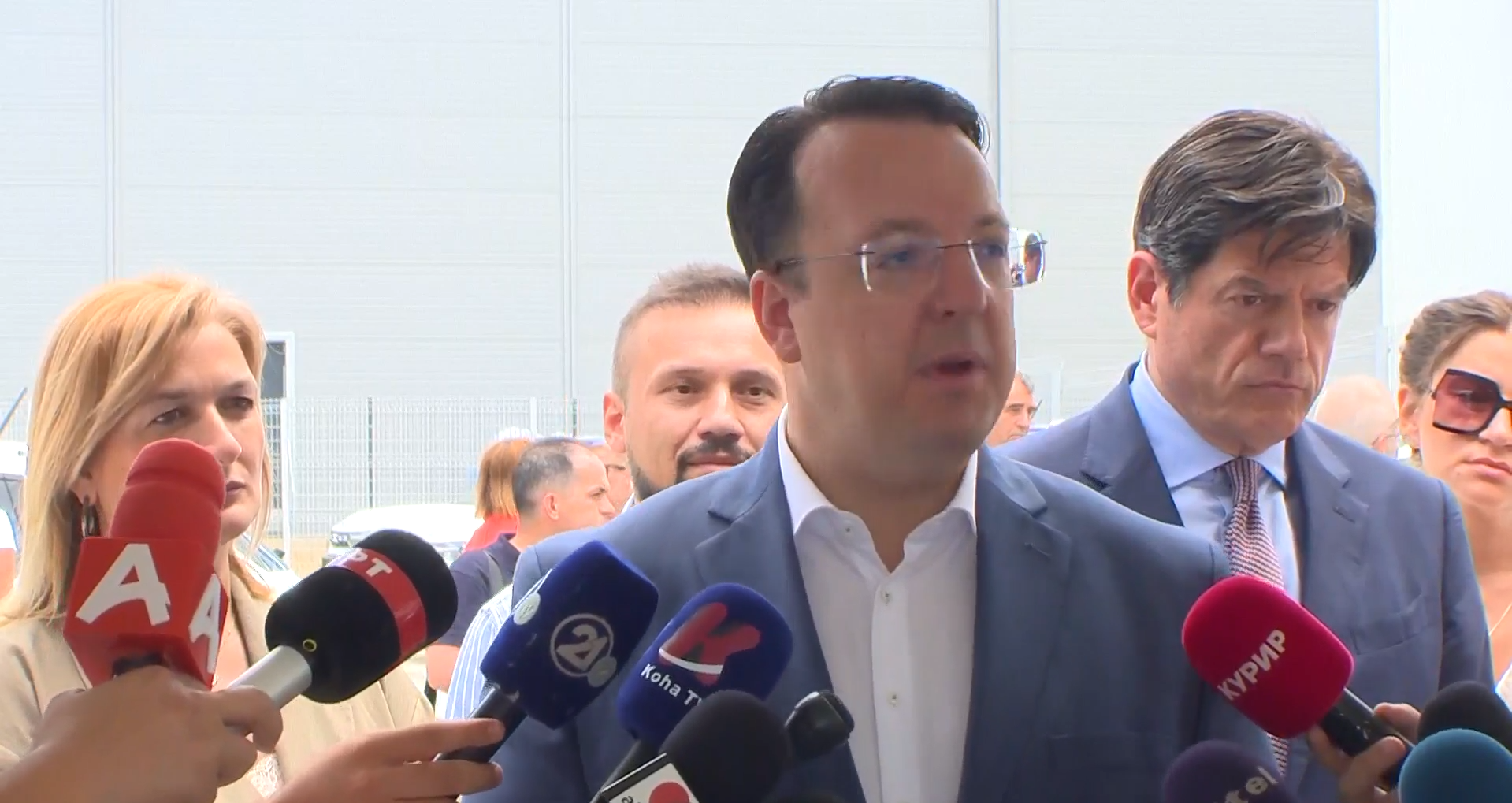 Тендерот за автобусите во евалуација, Николоски го очекува извештајот за седум дена