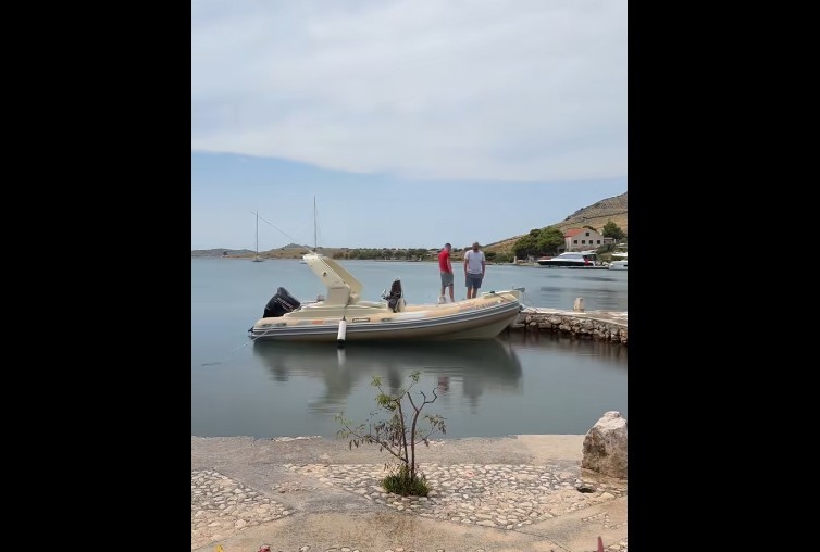 (ВИДЕО) Ново метеоцунами на Хвар, снимена бизарна сцена 'морето се подигна и спушти неколку пати'