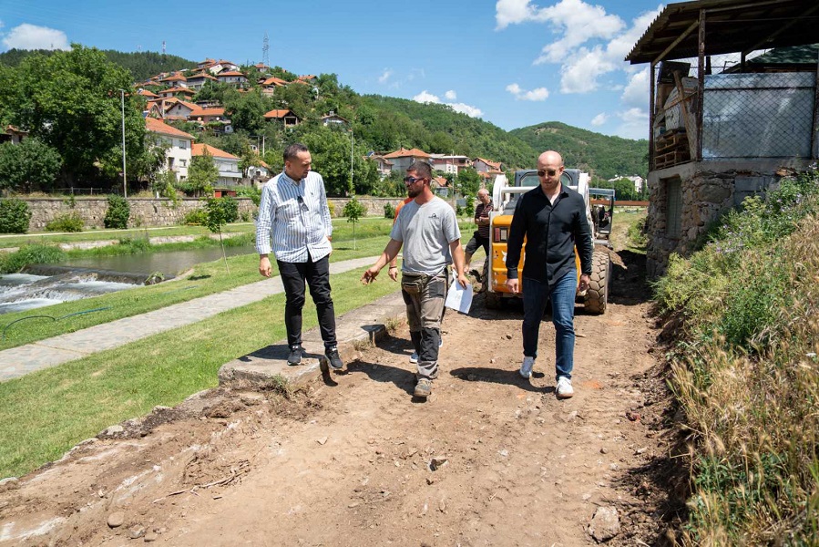 Се гради нова пешачка патека покрај Крива Река