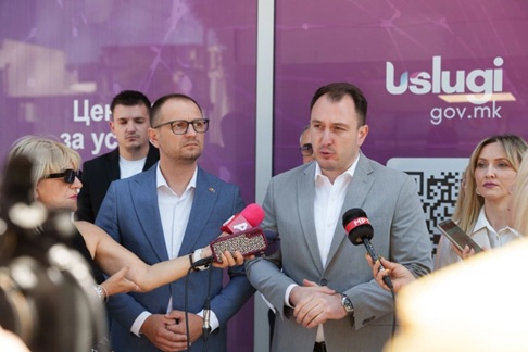 АНДОНОВСКИ: Прилеп доби Центар за услуги на граѓаните по принципот едношалтерски систем и вај-фај зона со бесплатен интернет