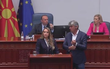 ИЛИРЕ ДАУТИ ЈА ПРЕКИНА СЕДНИЦАТА ЗА ПРАТЕНИЧКИ ПРАШАЊА: Го доби бараниот одговор од премиерот, но повторно побара процедурална забелешка