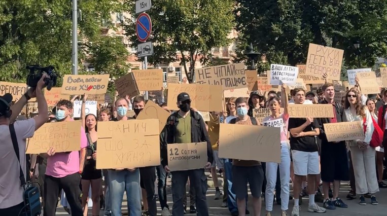 Зеленски неочекувано го разреши министерот за одбрана, стотици Украинци протестираа против оваа одлука (ВИДЕО)