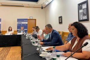 Македонците во Албанија бараат изборни квоти за малцинствата