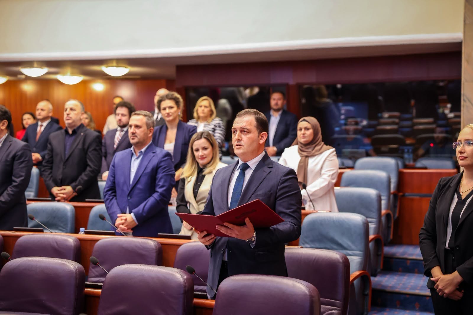 ВМРО-ДПМНЕ во својата коалиција сега има 69 пратеници