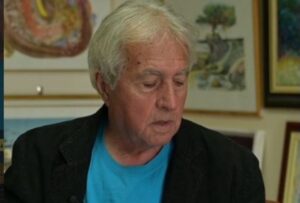 (ВИДЕО) Како Драган Мијалковски му посвети стихови на родниот град Скопје?