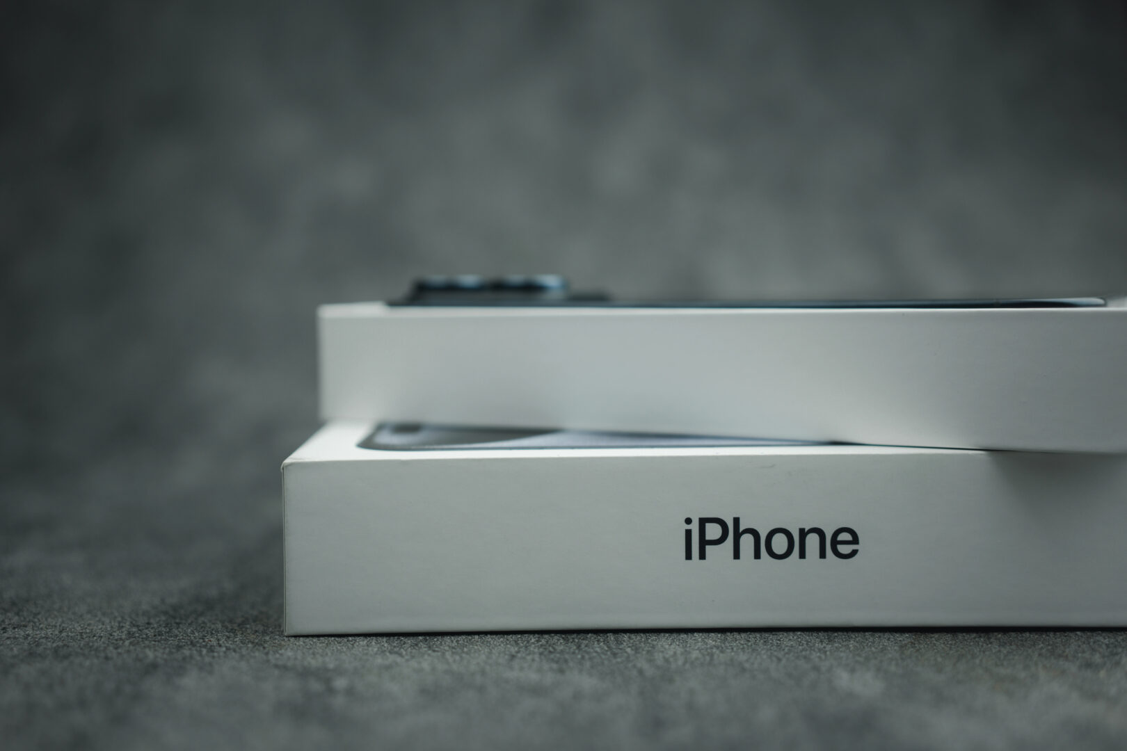 Apple го носи преклопниот iPhone Ultra: Откриена цената и спецификациите, но има проблем