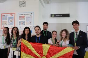 Ново големо признание за Македонија: Дебатерите на МОФ триумфираа на престижниот турнир во Прага