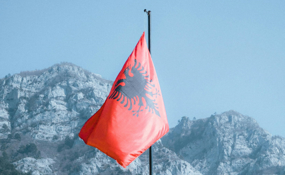 Бизнисмен осомничен за перење пари поврзан со земјиштето за проектот на Џаред Кушнер во Албанија