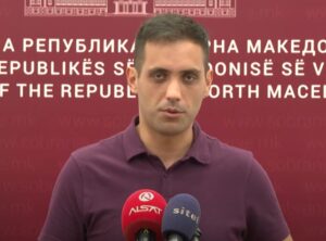Левица: Мицкоски го допре дното – наместо аргументиран и приземен одговор, со лични навреди и вмешување на семејството го нападна Мециновиќ