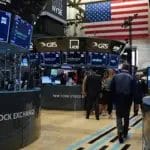 Wall Street: S&P 500 во плус поради растот на акциите на чипови и падот на цената на нафтата