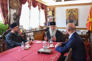 Невообичаена средба на архиепископот – што разговарал со државниот јавен обвинител?