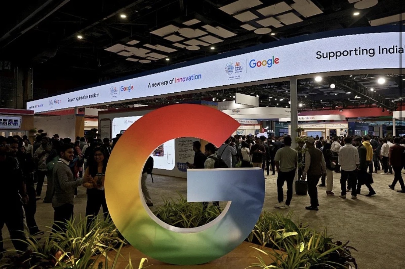 ЕУ бара од Google да им овозможи на конкурентските AI асистенти поголем пристап до Android