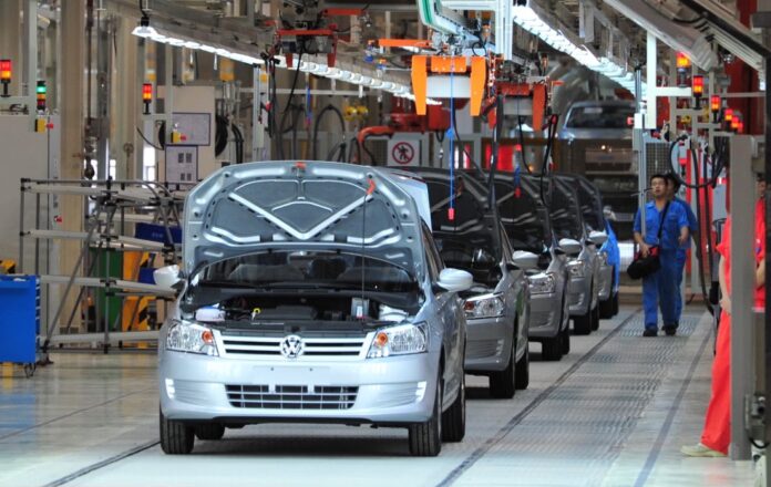 Volkswagen ќе го прекине производството на половина од своите модели. Ќе има ли помалку нарачки и за македонските фабрики?