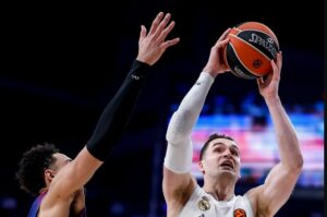 Реал Мадрид го блокираше враќањето на Хезоња во НБА