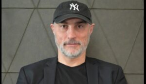 (ФОТО) Тони Наумовски добитник на НАГРАДАТА МЕТО ЈОВАНОВСКИ на петтиот Медитерански и Балкански филмски фестивал преку езерото