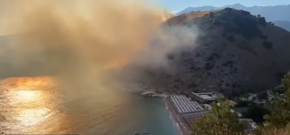 (ВИДЕО) Пожар се шири кај албанско летувалиште