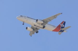 Авион принудно слета во Белград: Во тоалет е пронајден мртов патник
