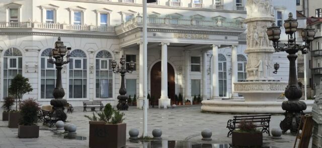 Левица: Савески ја одмрзна „Белата палата“ и му ја врати насмевката на Мицкоски со судство кое ги изгуби и оние 2% доверба