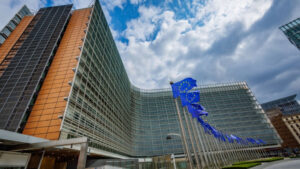 „Фајненшл тајмс“: ЕУ размислува да се откаже од големите пакет – санкции против Русија
